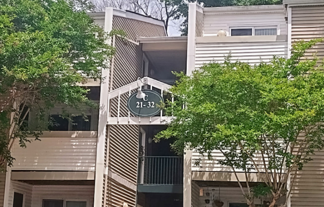 600 REUSENS RD