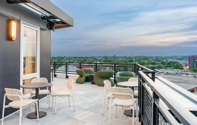 Start your day or wind it down on the rooftop terrace—featuring cozy seating, open skies, and sweeping views of the Capitol skyline.