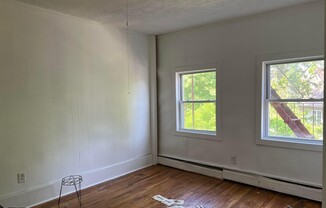 25 HENDERSON AVE