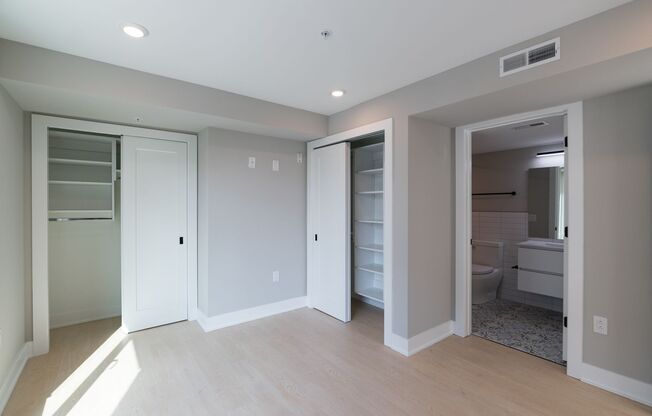 1 bed, 1 bath, 761 sqft, $1,850, Unit 300