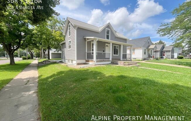 901 N DAKOTA AVE