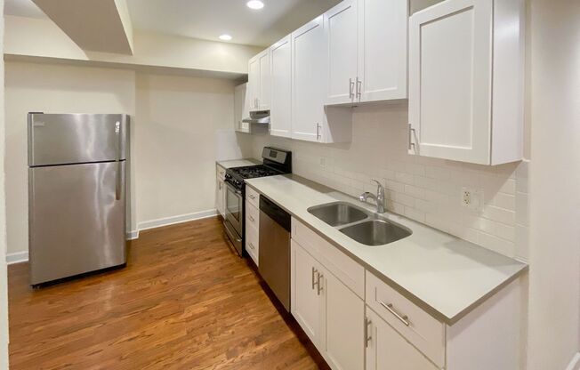 3 beds, 2 baths, 1,270 sqft, $3,100, Unit 1827L-G