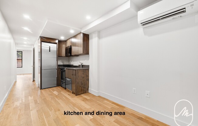 738 E 6 ST