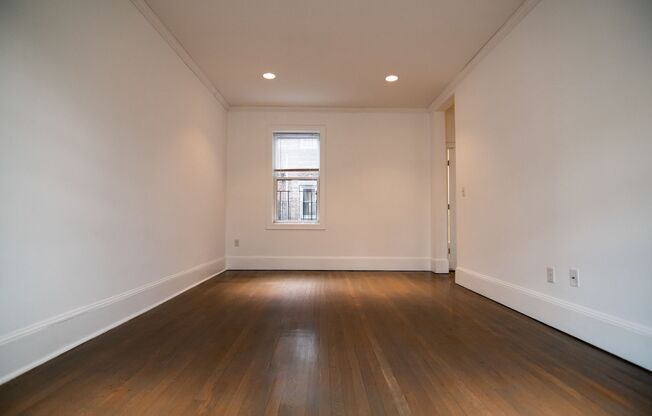 Avl 11/1 - newly renovated Fenway 1BR w/d in unit!