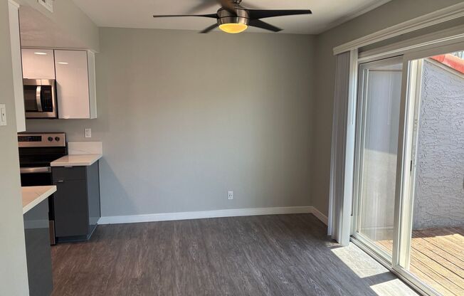 2 beds, 1 bath, 875 sqft, $2,720, Unit 4