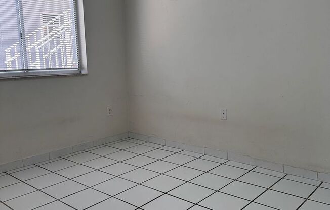 1 bed, 1 bath, 315 sqft, $1,380, Unit 218