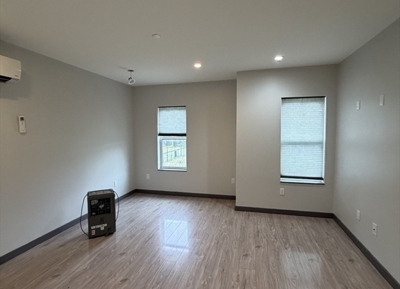 145 NEWBURY AVE