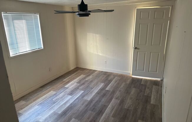 1 bed, 1 bath, 500 sqft, $900, Unit B