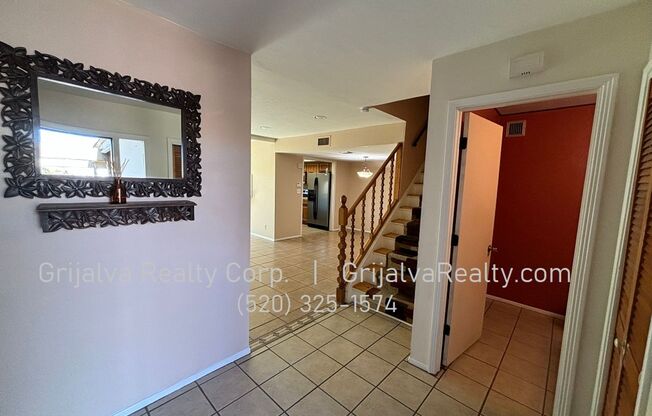 Charming Centrally Located 3 Bedroom Townhome  (Prince/Campbell)