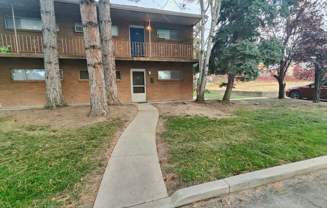 1 bed, 1 bath, 850 sqft, $1,150, Unit 266 E 100 N