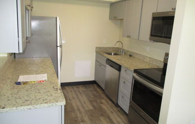 2 beds, 1 bath, 850 sqft, $1,390, Unit 214