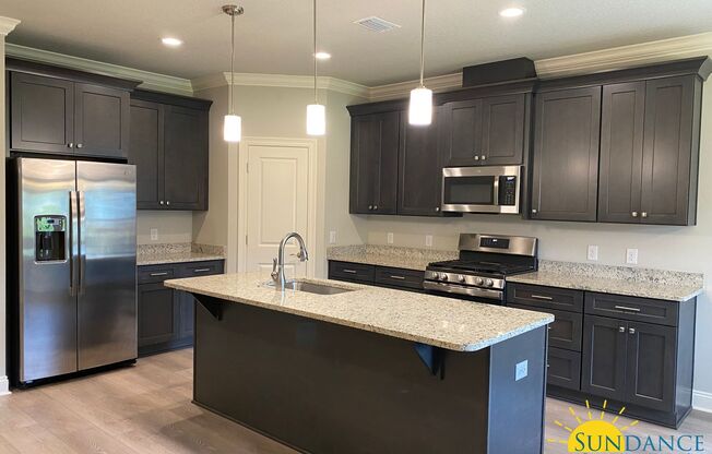 Exceptional 3 bedroom Navarre home in sound front community!