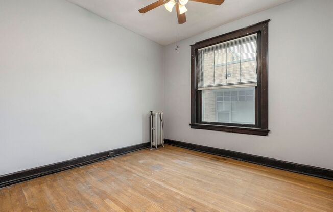 2 beds, 1 bath, $1,100, Unit #41