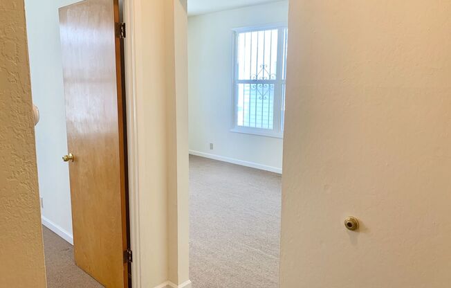 Perfectly located 2BR/1BA Nob Hill Apartment! PROGRESSIVE