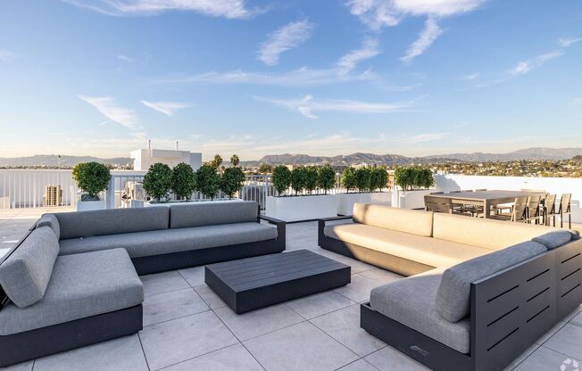 Studio, 1 bath, 445 sqft, $1,850, Unit 412