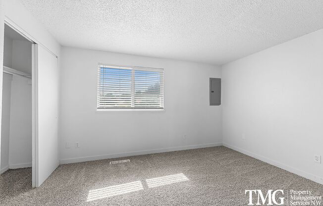 3 beds, 1.5 baths, 1,200 sqft, $1,725, Unit 1330-G5