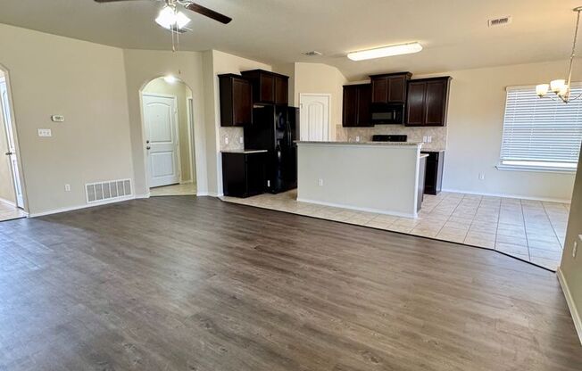 3 beds, 2 baths, $1,595