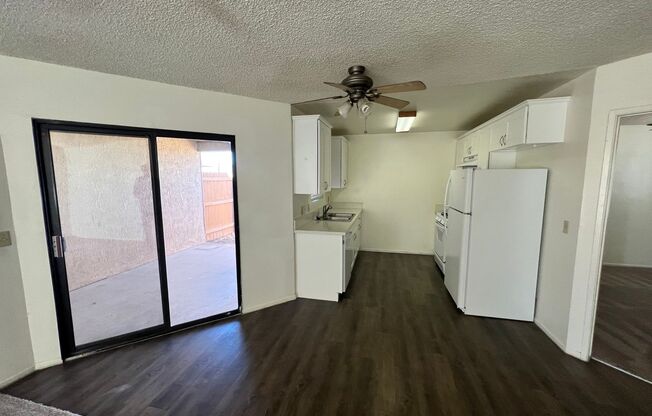 2 beds, 1 bath, 800 sqft, $950, Unit Unit 1