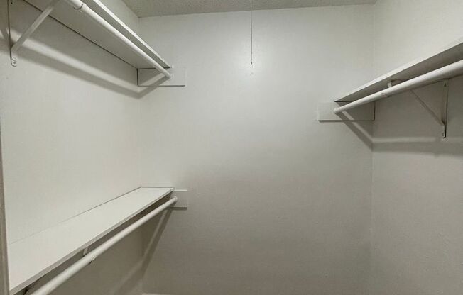 1 bed, 1 bath, 710 sqft, $960, Unit 138