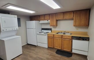 2 beds, 1 bath, 754 sqft, $895, Unit 119 Basement