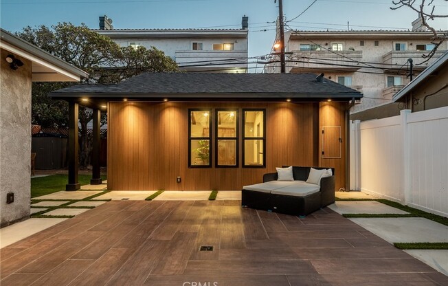 7424 W 85 ST