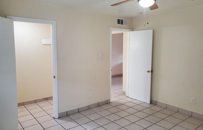 1 bed, 1 bath, 765 sqft, $800, Unit Apartment B