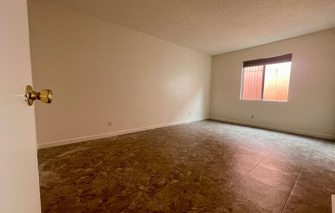 Specious 2 Bedrooms 1 Bathroom with Parking!
