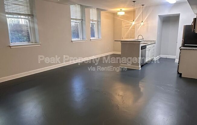 1 bed, 1 bath, 814 sqft, $1,195, Unit 11