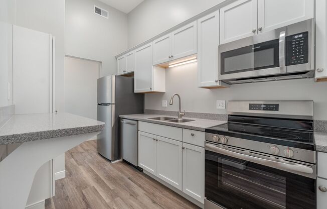 Studio, 1 bath, $1,350, Unit Apt 402