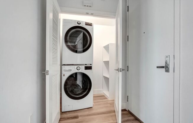 1 bed, 1 bath, 778 sqft, $2,595, Unit 416