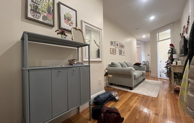 2 beds, 1 bath, $3,995, Unit 21