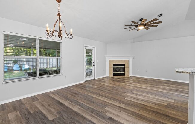 Experience a breezy lifestyle in the convenient Eagle Point subdivision!