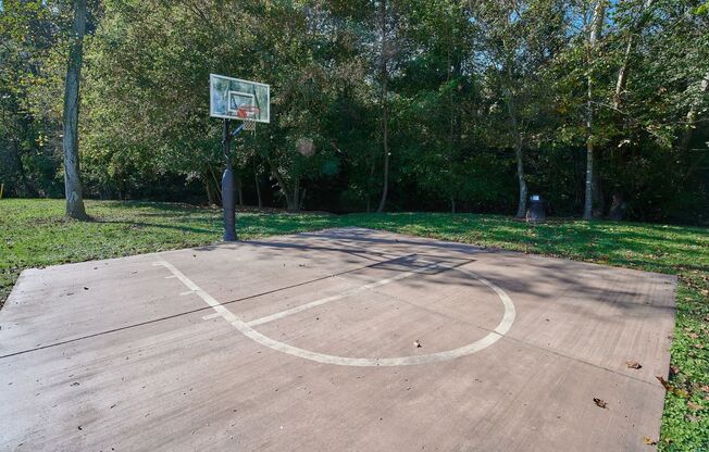 2 beds, 1.5 baths, 1,056 sqft, $1,235, Unit 58W