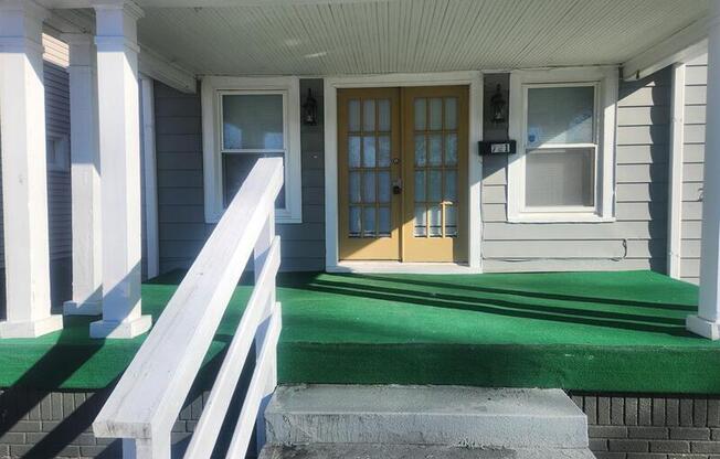 721 N GRANT AVE