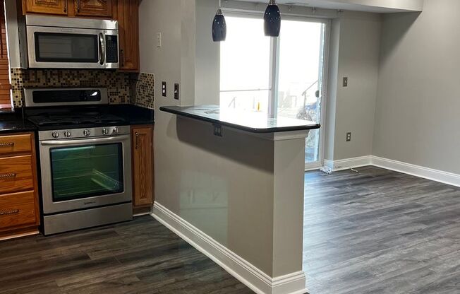 Renovated 2-Bedroom Apartment!!
