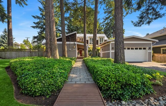 4 beds, 2.5 baths, $6,300