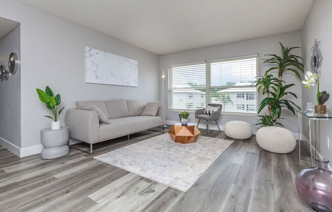 2 beds, 1 bath, 830 sqft, $1,399, Unit 01 - 0422