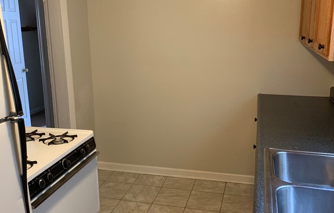 2 beds, 1 bath, $1,425