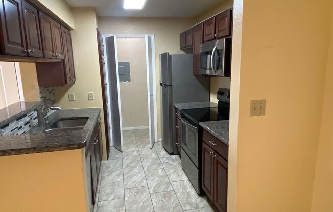 2 beds, 1 bath, $1,495, Unit # #C 203