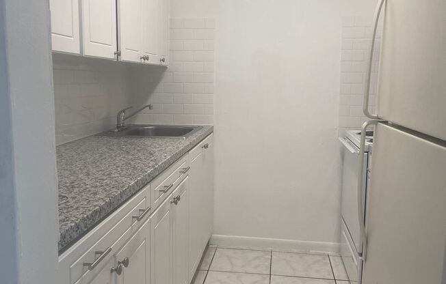 1 bed, 1 bath, 720 sqft, $1,495