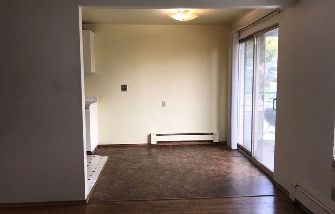 2 beds, 1 bath, 750 sqft, $2,050, Unit 4