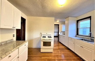 2 beds, 1 bath, 1,200 sqft, $2,700, Unit 1