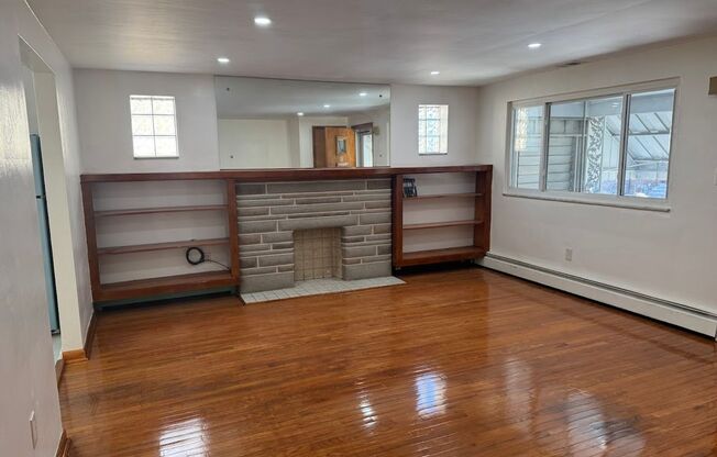 Beautiful Ranch House in Morningside!