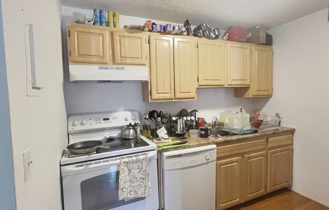 1 bed, 1 bath, 999 sqft, $2,500, Unit 12