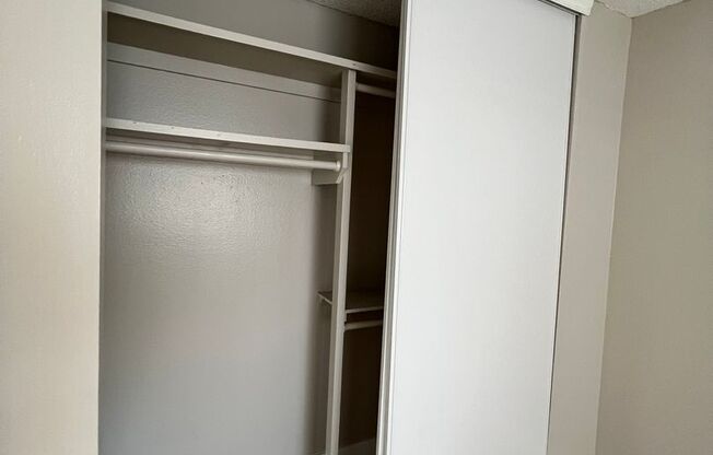 2 beds, 1 bath, 633 sqft, $2,295, Unit 76