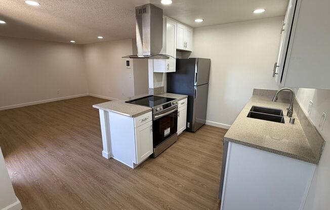2 beds, 2 baths, $2,595, Unit A-18