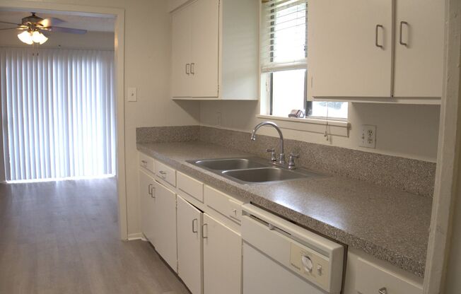 3 beds, 1 bath, 1,196 sqft, $1,499