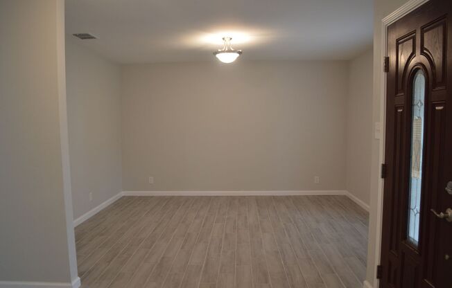 Gorgeous, Spacious 4 bed 2 bath