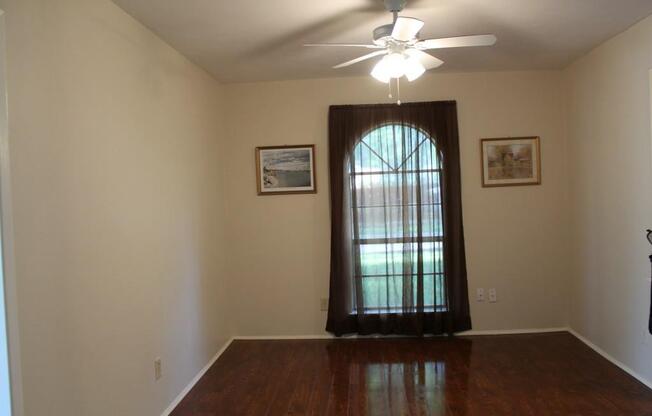 1401 COFFEYVILLE TRL