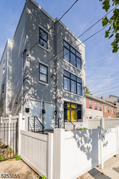 81 N MAIN ST